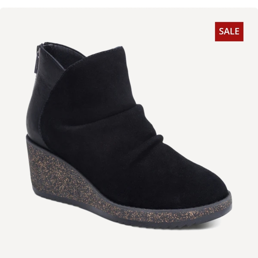 aetrex Kara‎ Black Wedge Ankle Boots